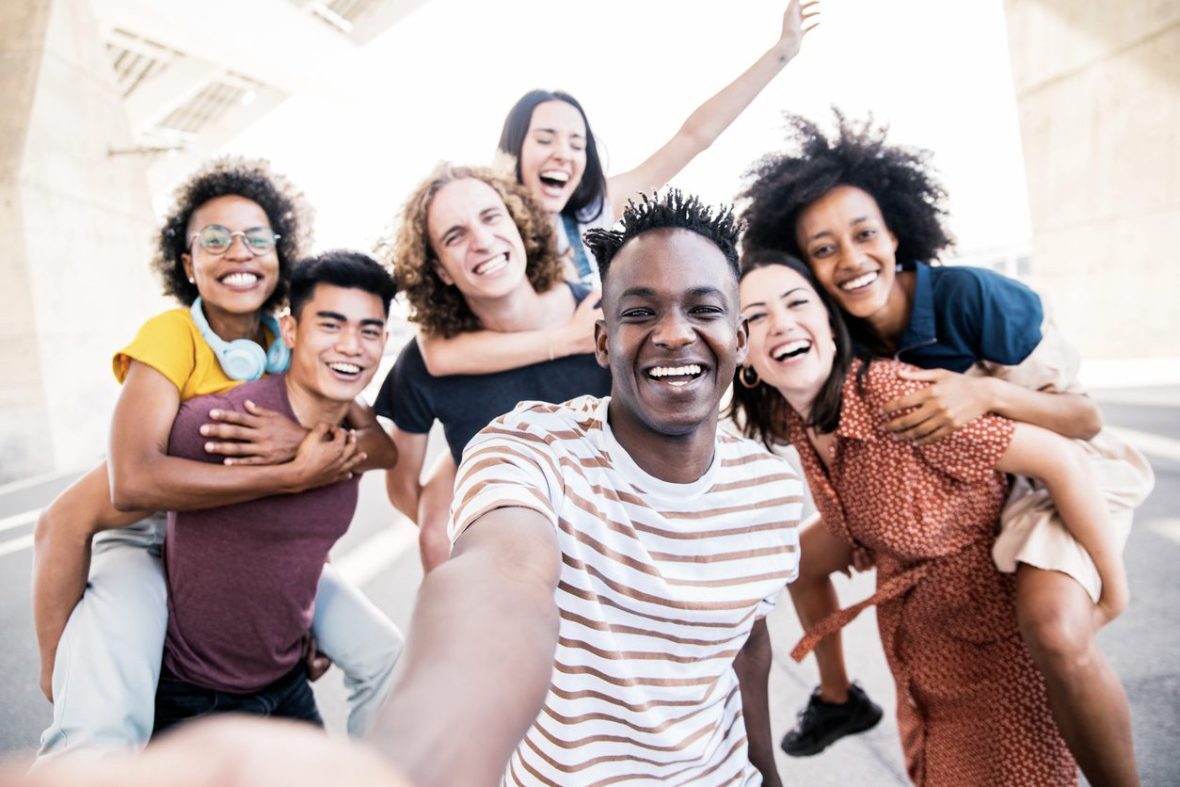 7 people taking a goofy photo